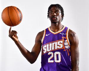 太阳官方：31号秀拉希尔-弗莱明因右膝酸痛被列为每日观察