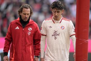 皇冠体育官网-图片报：伊藤洋辉赛季报销，预计将因跖骨骨折休战三个月